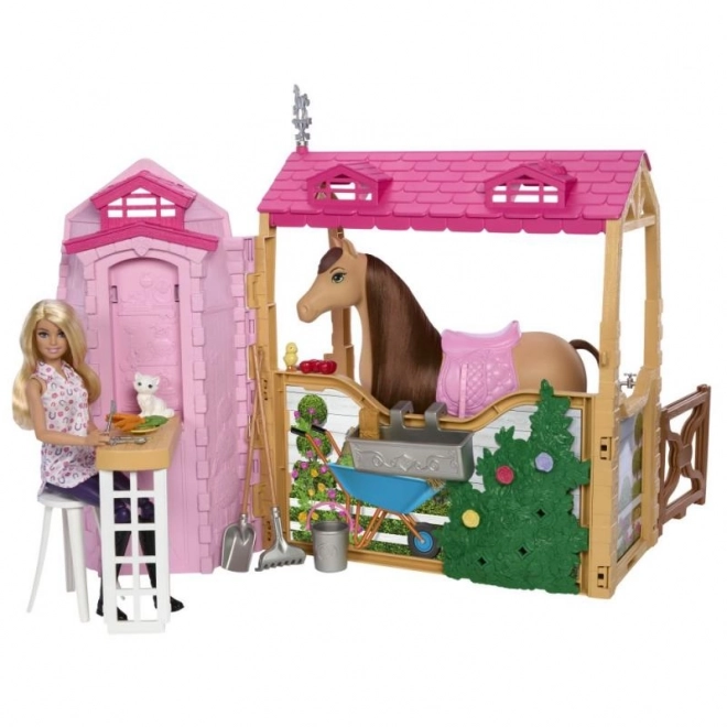 Sada panenky Barbie se stájí, koněm a příslušenstvím