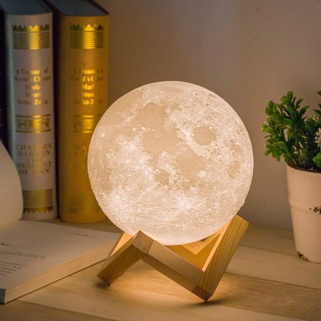 3D lampička ve tvaru měsíce