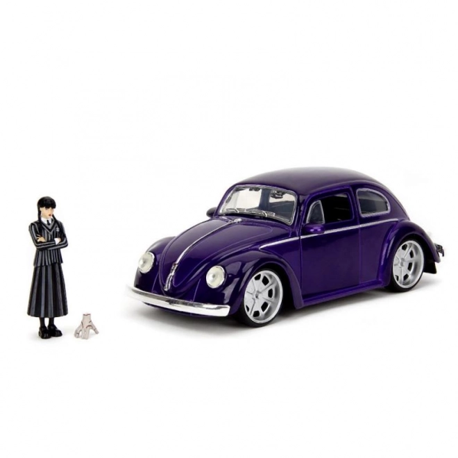 Wednesday auto 1972 VW Beetle 1:24 a figurka Wednesday