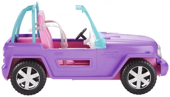 Jeep na pláži Barbie