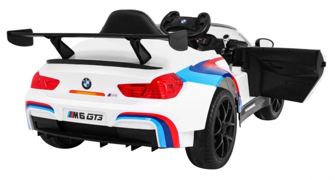 BMW M6 GT3 Autíčko na baterie pro děti Bílé + ventilace + zvuky MP3 Světla + dálkové ovládání