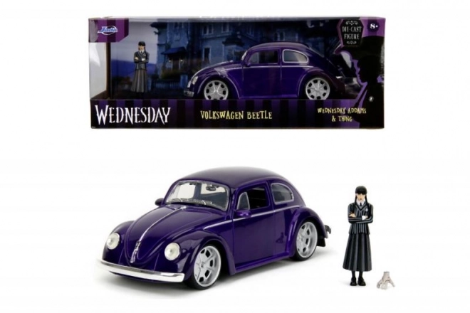 Wednesday auto 1972 VW Beetle 1:24 a figurka Wednesday