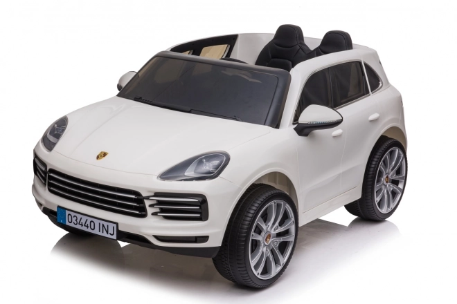 Porsche Cayenne S Vozidlo lakované bílou barvou