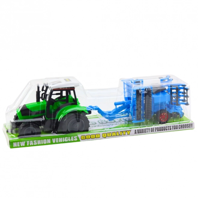 Velký zemědělský traktor s rotačním talířem