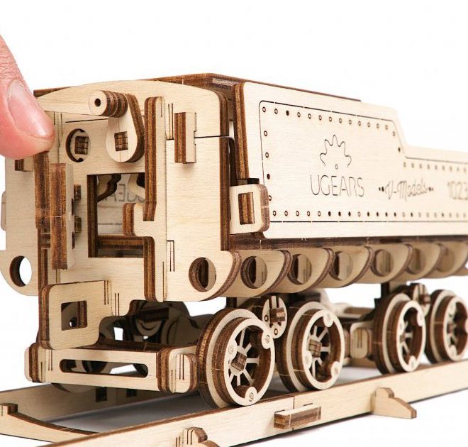 Ugears 3D puzzle - Lokomotiva V-express s vagónem 538 dílků