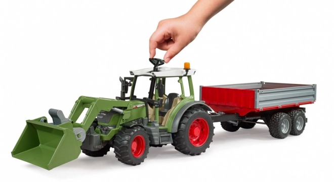 Bruder Traktor Fendt Vario 211 s čelním nakladačem a sklápěcím přívěsem