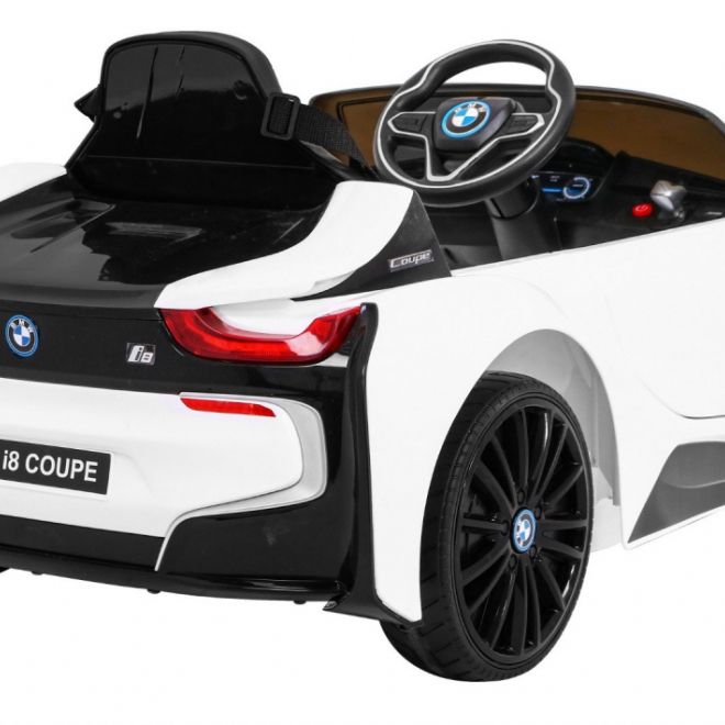 BMW I8 Lift Battery Car White + dálkové ovládání + pomalý start + 3bodové pásy + MP3 USB + LED dioda