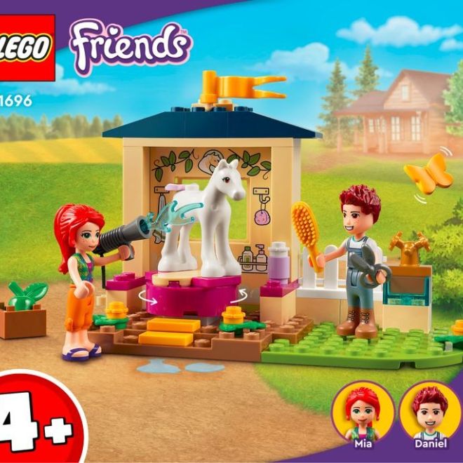 LEGO Friends 41696 Čištění poníka ve stáji