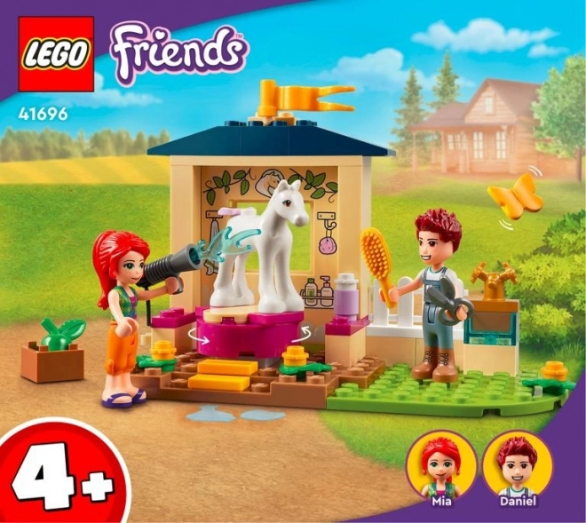 LEGO Friends 41696 Čištění poníka ve stáji