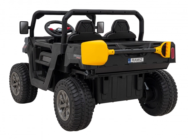 Auto Pick-Up Speed 900 pro děti černé + pohon 4x4 + pohyblivá pumpa + zavazadlový prostor + dálkové ovládání + lopata + LED audio