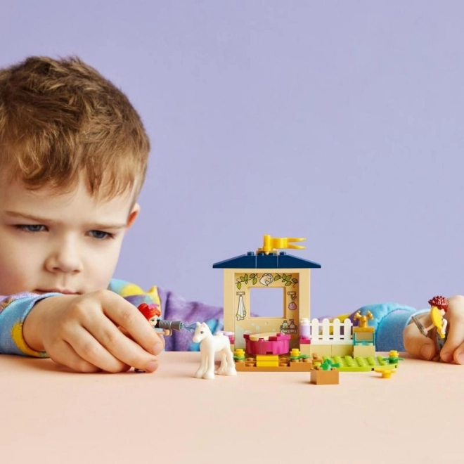 LEGO Friends 41696 Čištění poníka ve stáji
