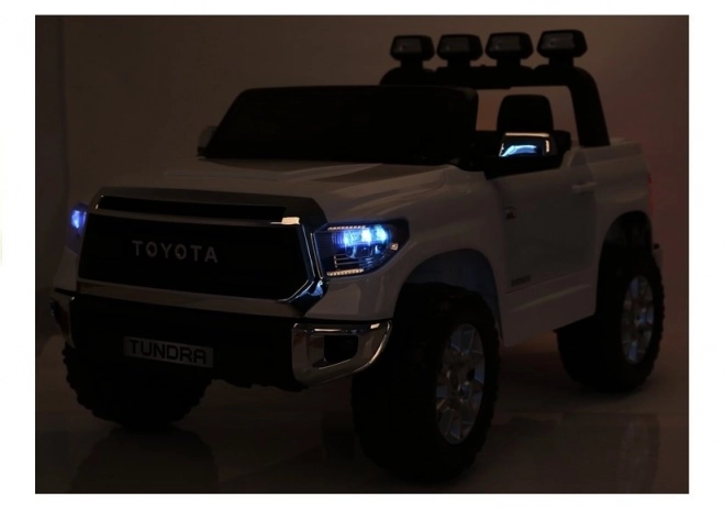 Toyota Tundra Bílá Baterie Auto