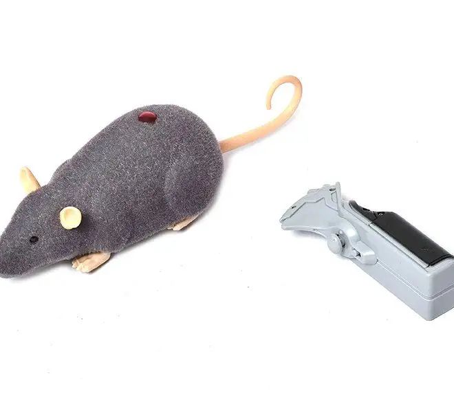 Děsivá krysa na dálkové ovládání – Šedá