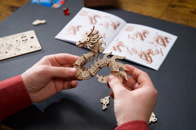 Ugears 3D dřevěné mechanické puzzle Drak