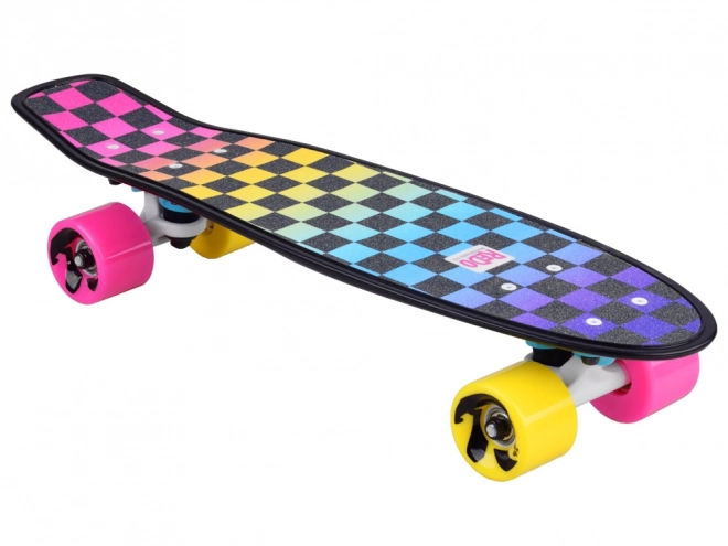 Barevná retro pennyboard šachovnicového vzoru