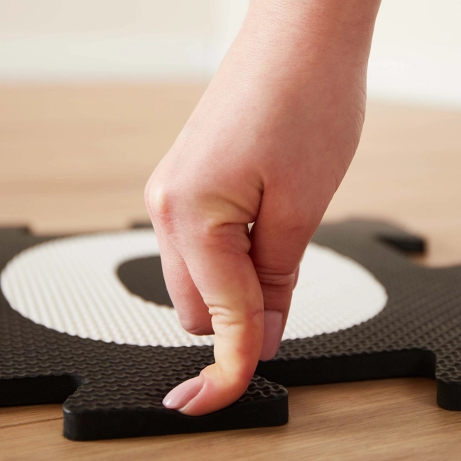 Bieco pěnová hrací podložka s abecedou - černobílá puzzle