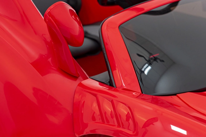 Vehicul McLaren Arthur – Červená