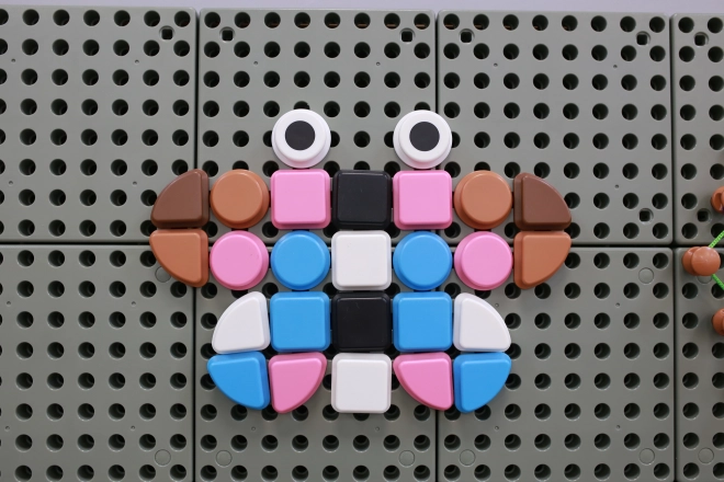 Masterkidz sada kolíčků ve tvaru geometrických forem 64 ks pro STEM tabule