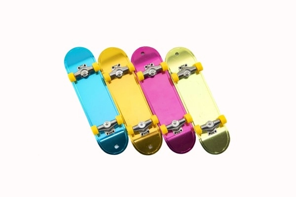 Šroubovací prstový skateboard s doplňky - 9 cm