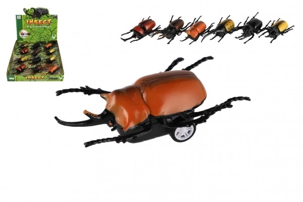 Plastový brouk na zpětné natažení
