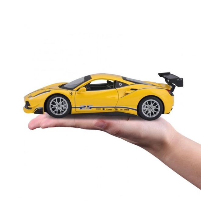 Model auta Ferrari 488 Challenge v měřítku 1:24 od Bburago