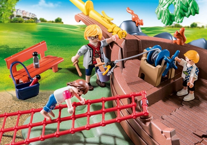 PLAYMOBIL® City Life 70741 Dětské hřiště s vrakem lodi