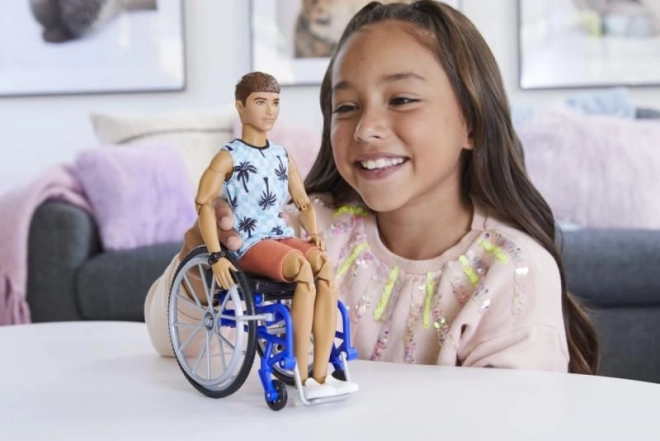 Barbie Model ken na invalidním vozíku v modrém kostkovaném tílku