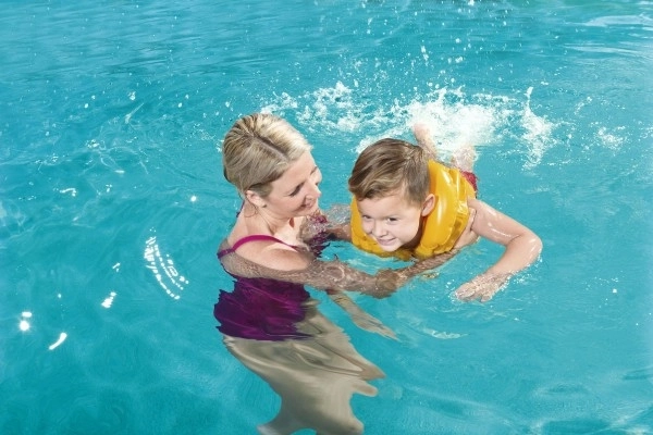 Vesta nafukovací Swim Safe žlutá 3 komory 51x46cm v krabičce 14x21x4cm od 3-6 let