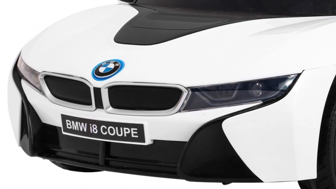 BMW I8 Lift Battery Car White + dálkové ovládání + pomalý start + 3bodové pásy + MP3 USB + LED dioda