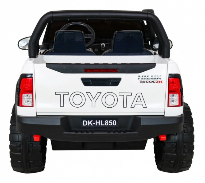 Vozidlo Toyota Hilux White