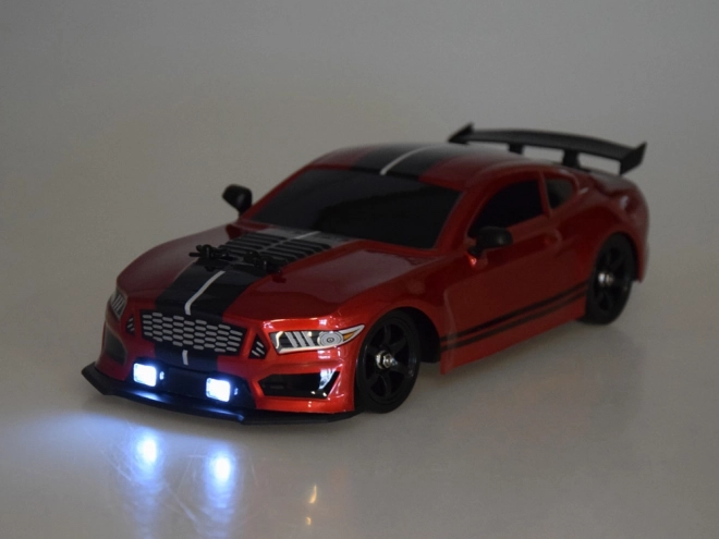 Zábavné auto na dálkové ovládání s driftovacím kouřem a LED osvětlením
