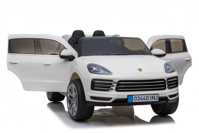 Porsche Cayenne S Vozidlo lakované bílou barvou