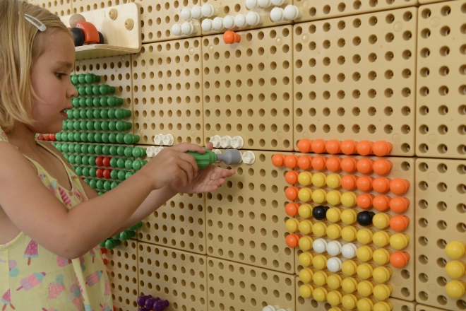 Masterkidz sada nářadí s vrtačkou a 8 prvky pro vědecko-kreativní tabuli STEM