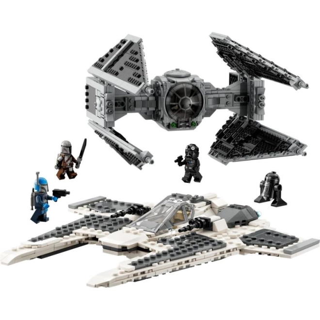 LEGO Star Wars 75348 Mandalorianská stíhačka třídy Fang vs. TIE Interceptor