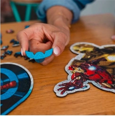 Puzzle 160 prvků Dřevěné obrysové puzzle Brave Iron Man