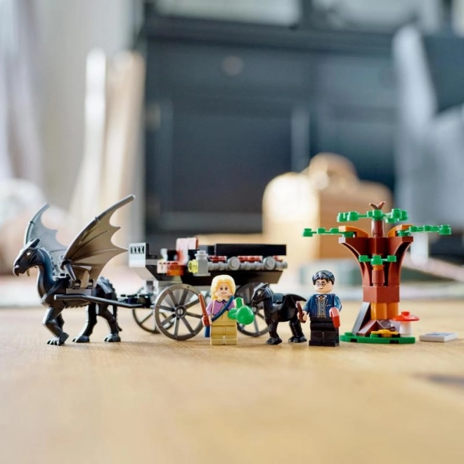 LEGO Harry Potter 76400 Bradavice: Kočár a testrálové