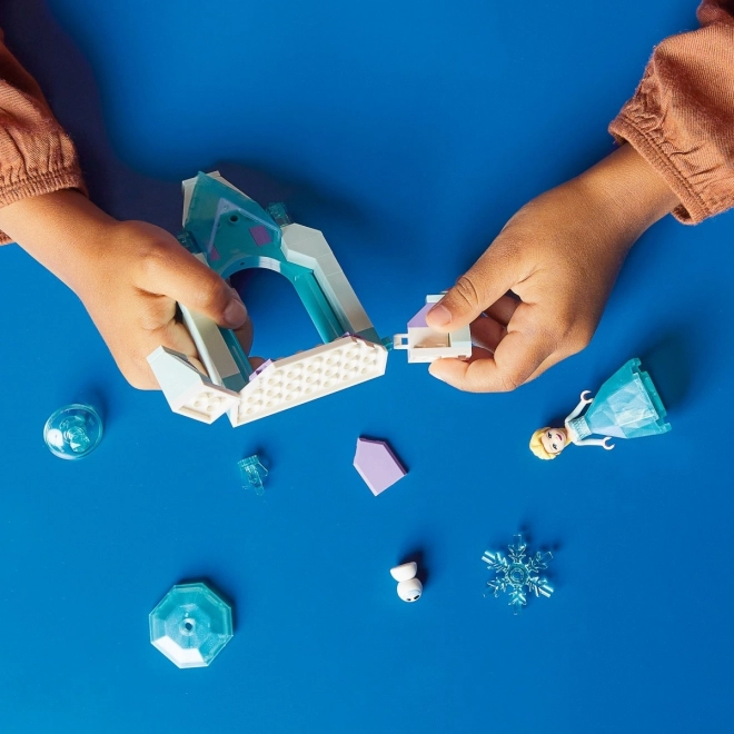 LEGO® Disney Ledové království 43199 Elsa a zámecké nádvoří