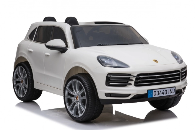 Porsche Cayenne S Vozidlo lakované bílou barvou