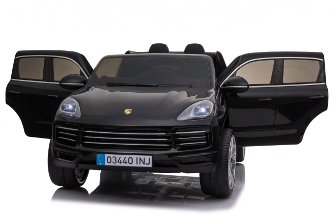 Porsche Cayenne S Vozidlo lakované na černo