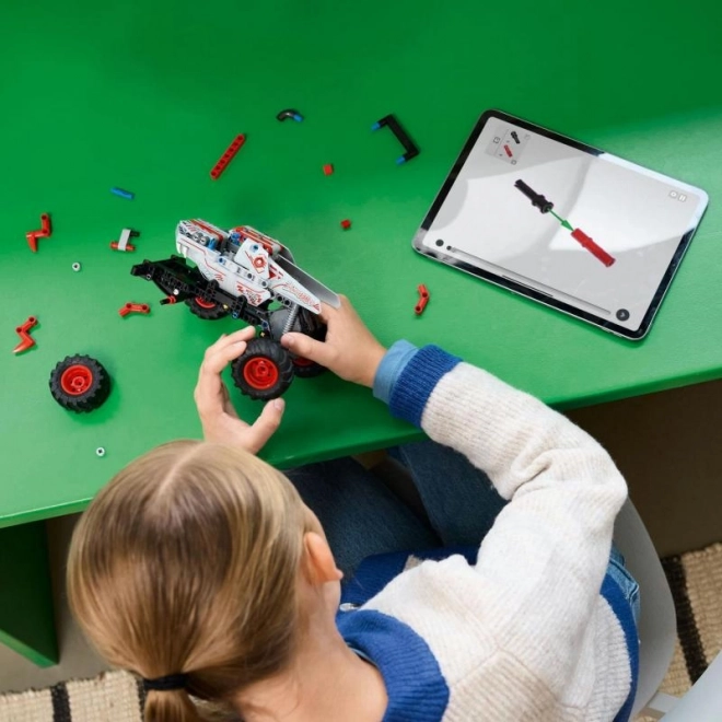 Lego Technic Monster Jam Thunderroarus s pohonem pull-back
