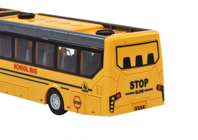 Školní autobus Dálkově ovládaný kloubový RC autobus 1:32 žlutý