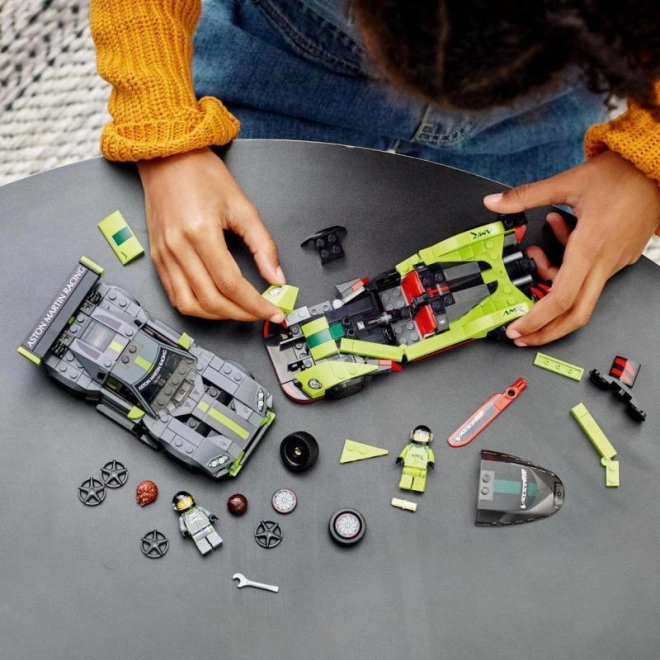 LEGO Speed Champions 76910 Aston Martin Valkyrie AMR Pro a Aston Martin Vantage GT3