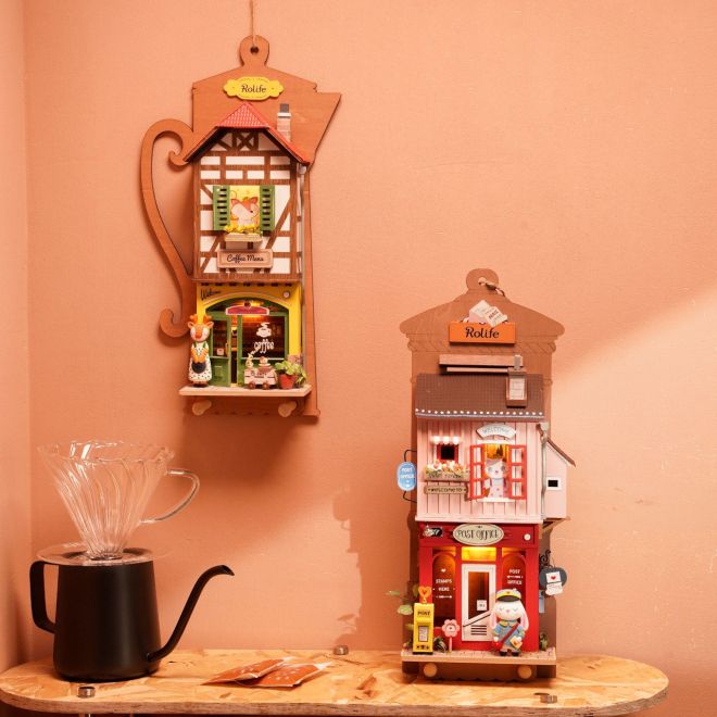 RoboTime miniatura domečku k zavěšení - Lenošná kavárna