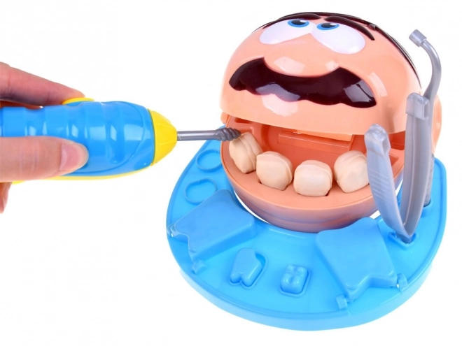 Dentální hra s plastelínou - Malý zubař