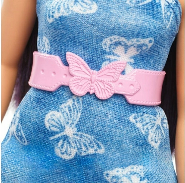 Barbie modelka v modrých šatech s motýlky