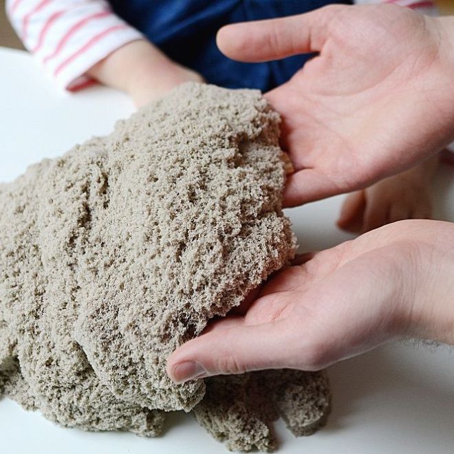 Kinetický písek 5 kg s pískovištěm