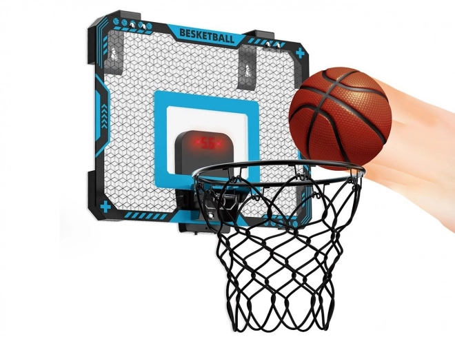 Basketbalová deska s míčem a pumpičkou