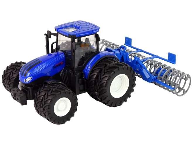 Dálkově ovládaný traktor 1:24 Blue Disc Aggregate Metal