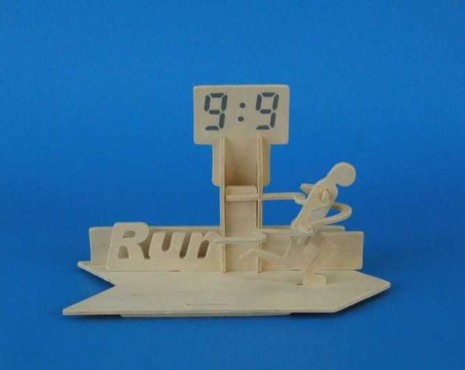 Woodcraft Dřevěné 3D puzzle stojánek na tužky běh