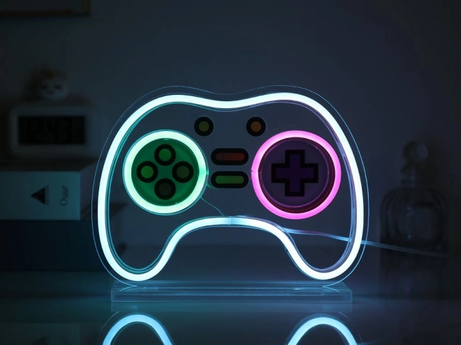 Neonová LED lampa ve tvaru ovladače